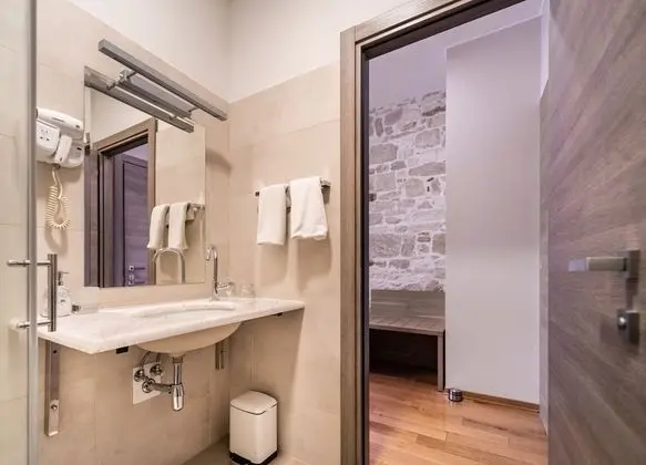 Tek Büyük veya İki Ayrı Yataklı Oda