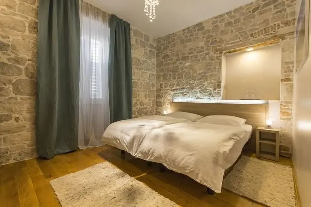 Tek Büyük veya İki Ayrı Yataklı Oda