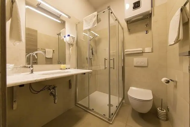 Tek Büyük veya İki Ayrı Yataklı Oda