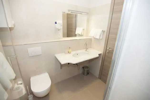 Tek Büyük veya İki Ayrı Yataklı Oda