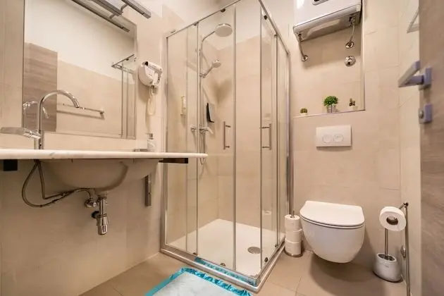 Tek Büyük veya İki Ayrı Yataklı Oda