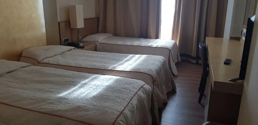 Standard Üç Kişilik Oda