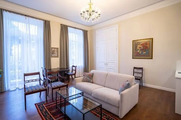 Presidential Apart Daire, 1 En Büyük (King) Boy Yatak ve Çekyat, Şehir Manzaralı