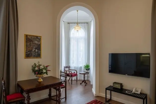 Royal Apart Daire, 1 En Büyük (King) Boy Yatak ve Çekyat, Şehir Manzaralı
