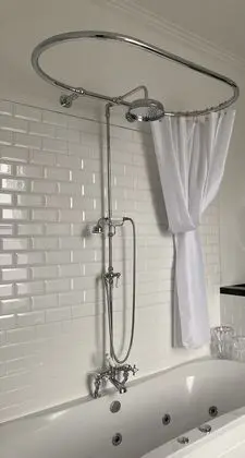 Tek Büyük Yataklı Oda, Banyolu/Duşlu (The Four Poster )