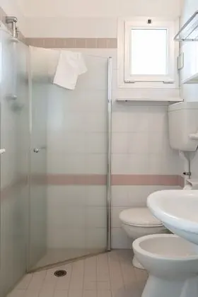 Economy Tek Büyük veya İki Ayrı Yataklı Oda, Sigara İçilmez, Balkon