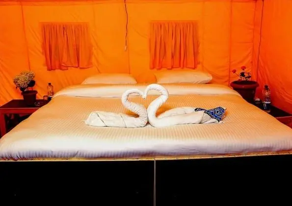 Deluxe camp