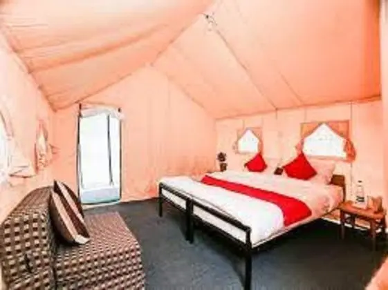 Deluxe camp