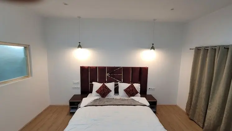 Standard Tek Büyük Yataklı Oda