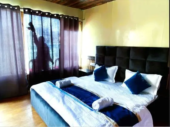 Comfort Tek Büyük Yataklı Oda