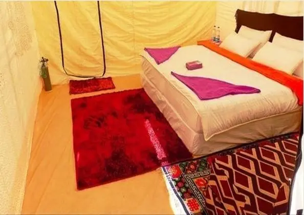 Deluxe Tek Büyük veya İki Ayrı Yataklı Oda, 1 Çift Kişilik Yatak, Engellilere Uygun, Göl Manzaralı