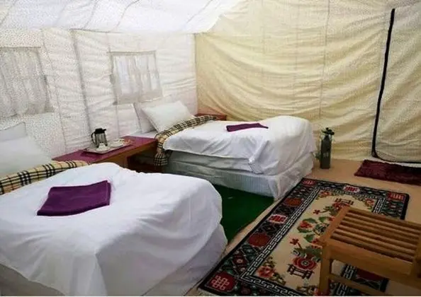 Deluxe Tek Büyük veya İki Ayrı Yataklı Oda, 1 Çift Kişilik Yatak, Engellilere Uygun, Göl Manzaralı