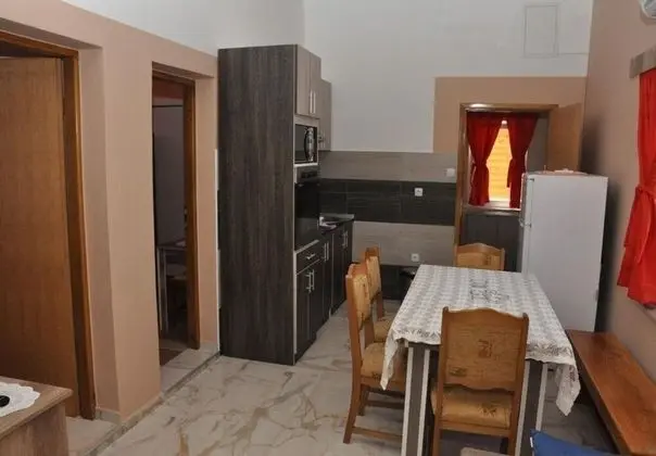 Apart Daire (Tiho - nice view - A1 prizemlje(5+1))