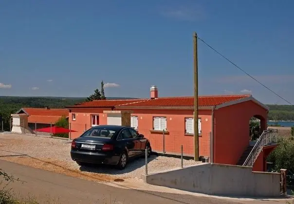 Apart Daire (Tiho - nice view - A1 prizemlje(5+1))