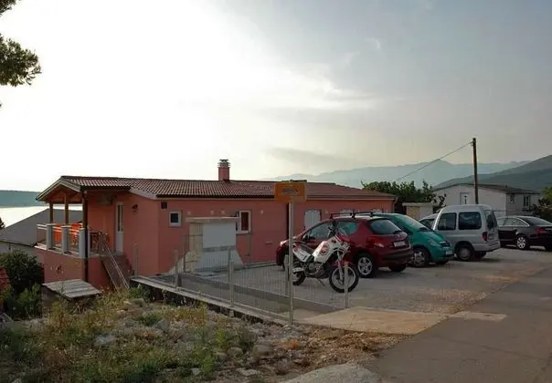 Apart Daire (Tiho - nice view - A1 prizemlje(5+1))