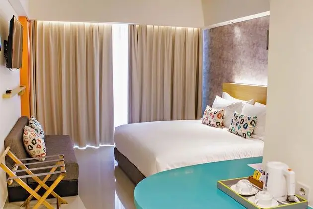 Deluxe Room with Free 2 Bottles Beer