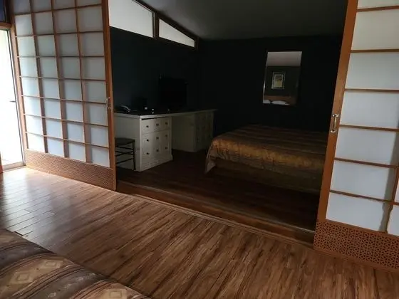 Süit (2 Queen Beds and 1 Double)