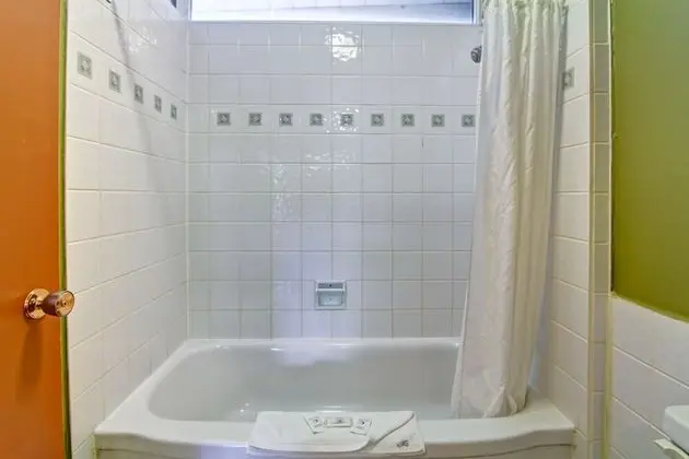 Süit (2 Queen Beds and 1 Double)
