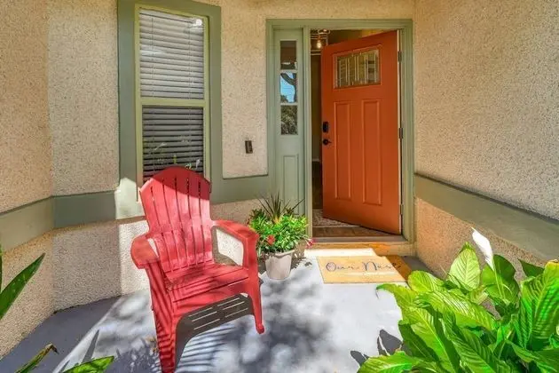 Ev (Tiki Nest)