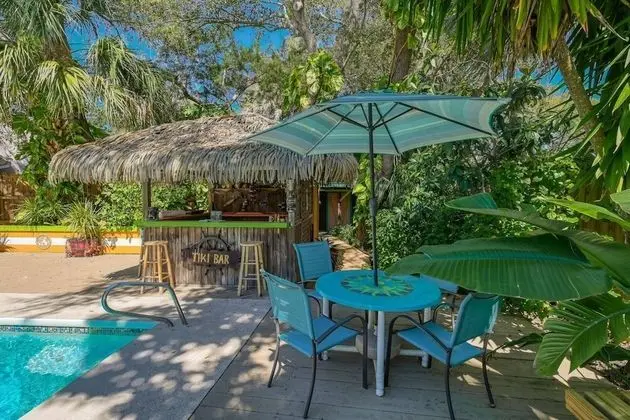 Ev (Tiki Nest)