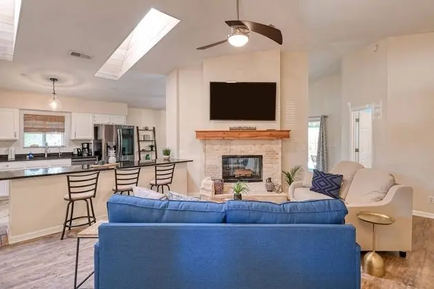 Ev (Tiki Nest)