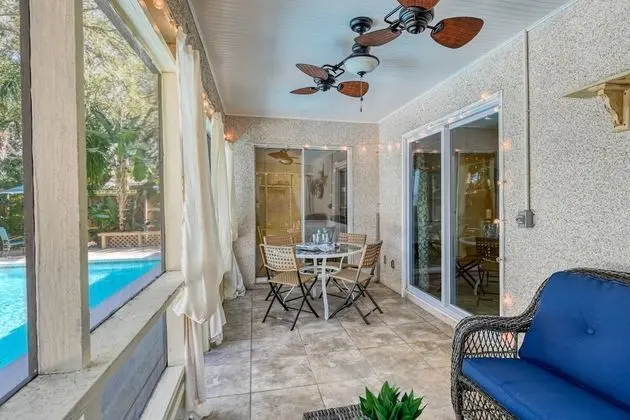 Ev (Tiki Nest)