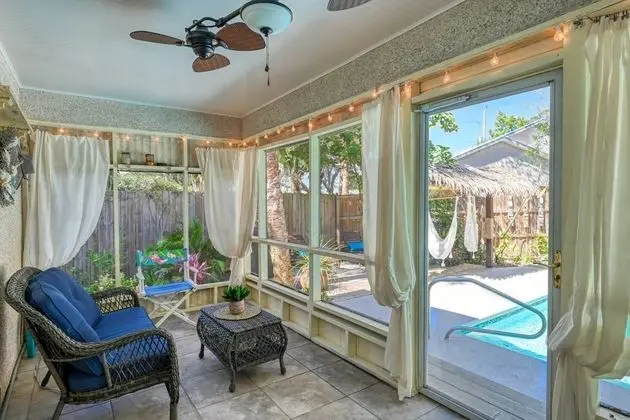 Ev (Tiki Nest)