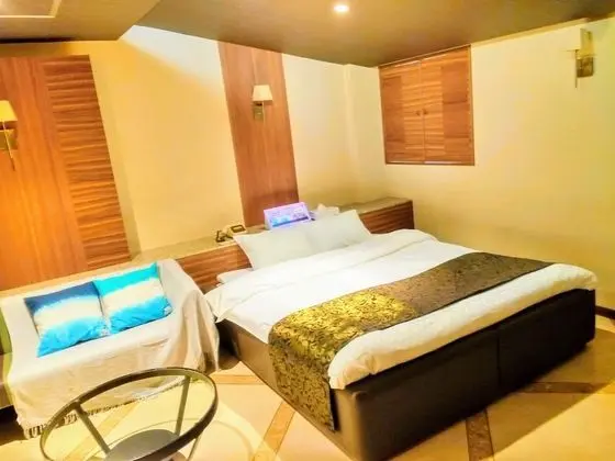 Tek Büyük Yataklı Oda, 1 Büyük (Queen) Boy Yatak, Şehir Manzaralı