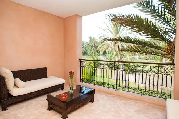 Süit, 1 En Büyük (King) Boy Yatak ve Çekyat (Prestige)