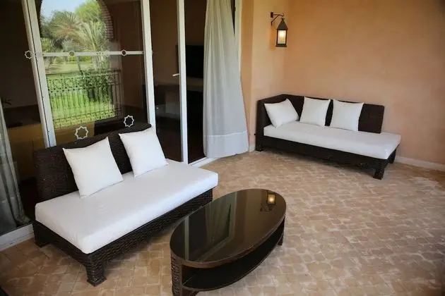 Süit, 1 En Büyük (King) Boy Yatak ve Çekyat (Prestige)