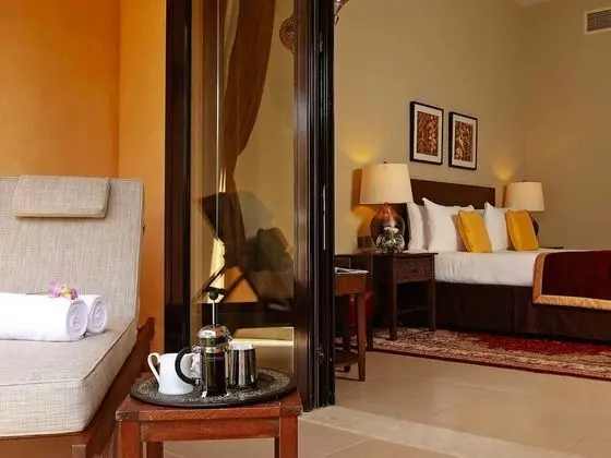 Oasis Queen Room with Pool View