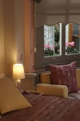 Pink Judas Tree Room