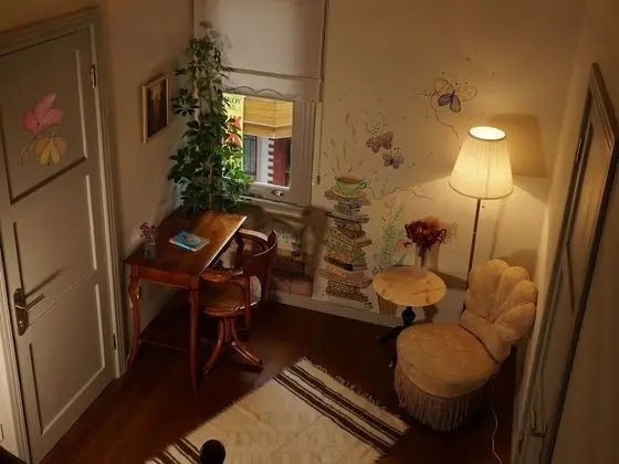 Pink Judas Tree Room