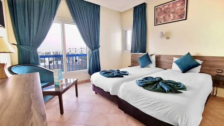 City Tek Büyük veya İki Ayrı Yataklı Oda, Balkon, Şehir Manzaralı
