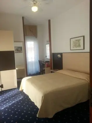Üç Kişilik Oda