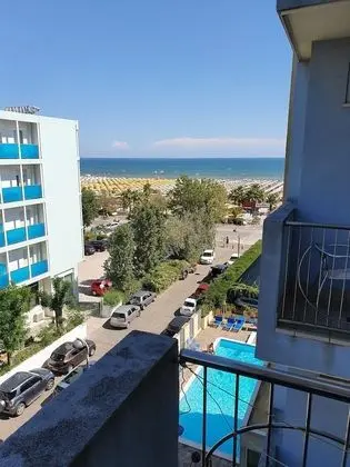 Basic Tek Büyük veya İki Ayrı Yataklı Oda