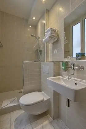 Superior Tek Büyük veya İki Ayrı Yataklı Oda
