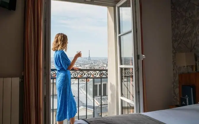 Superior Tek Büyük Yataklı Oda, Balkon, Şehir Manzaralı