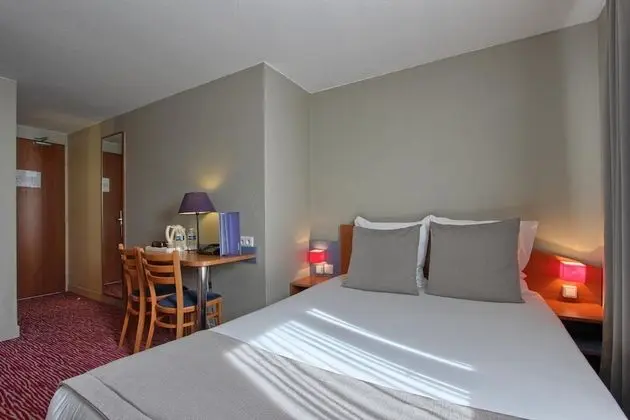 Comfort Tek Büyük Yataklı Oda