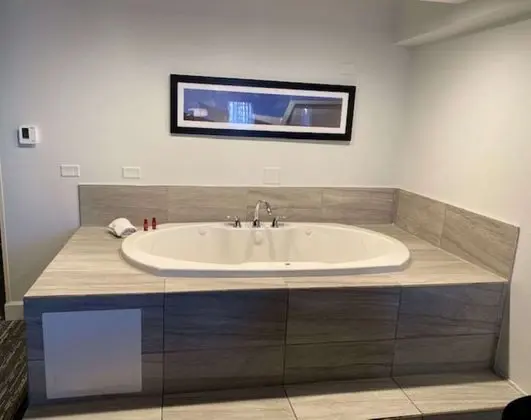 Süit, 1 En Büyük (King) Boy Yatak ve Çekyat, Balkon, Havuz Manzaralı (with Sofabed)