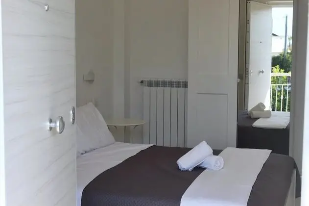 Standard Tek Büyük veya İki Ayrı Yataklı Oda, 1 Çift Kişilik Yatak, Özel Banyo, Bahçe Manzaralı