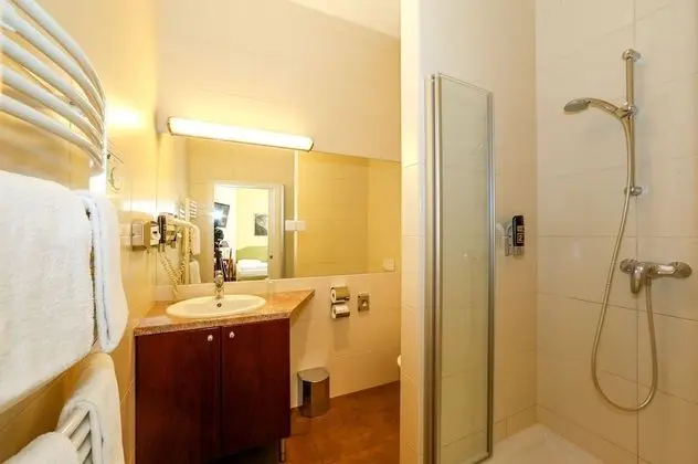 Deluxe Tek Büyük Yataklı Oda, Özel Banyo