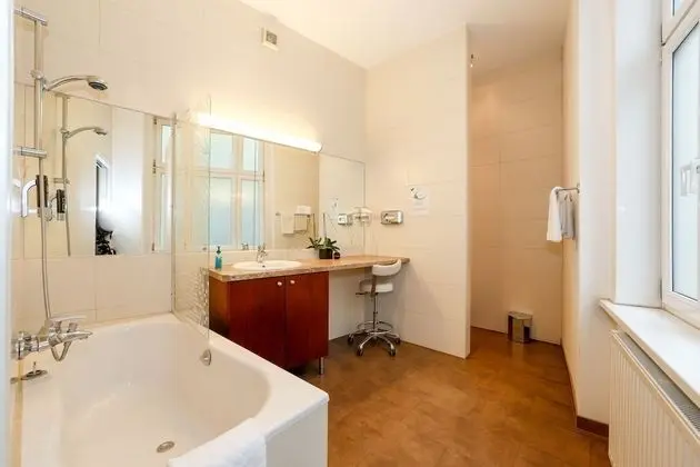 Deluxe Tek Büyük Yataklı Oda, Özel Banyo