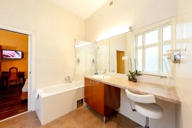 Deluxe Tek Büyük Yataklı Oda, Özel Banyo