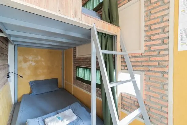 Çift ​​kişilik Bunk Bed With Shared Bathroom