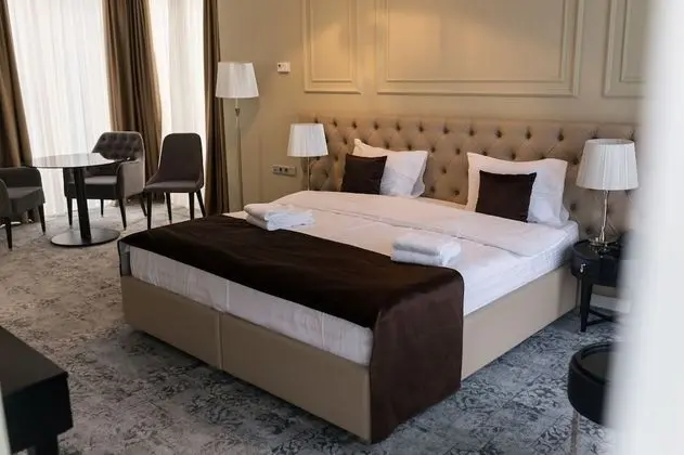 Luxury Tek Büyük Yataklı Oda