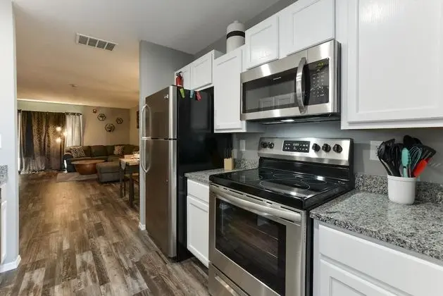 Daire (Timepiece Stay - **NEW/Remodeled** NO)