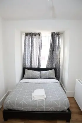 Design Tek Büyük Yataklı Oda