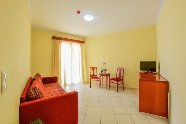 Apart Daire, Havuz Manzaralı