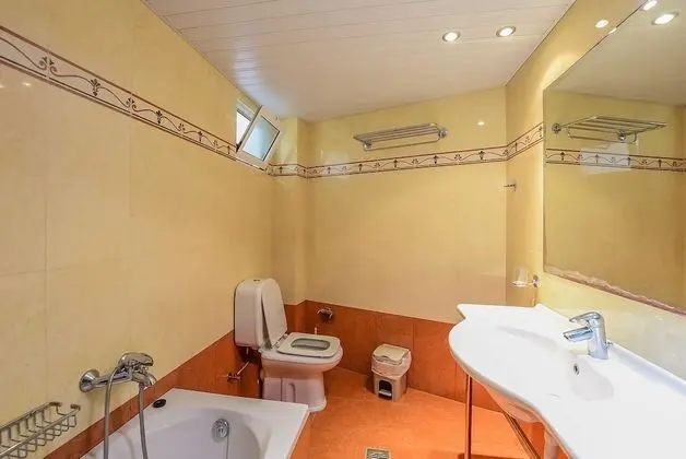 Apart Daire, Havuz Manzaralı